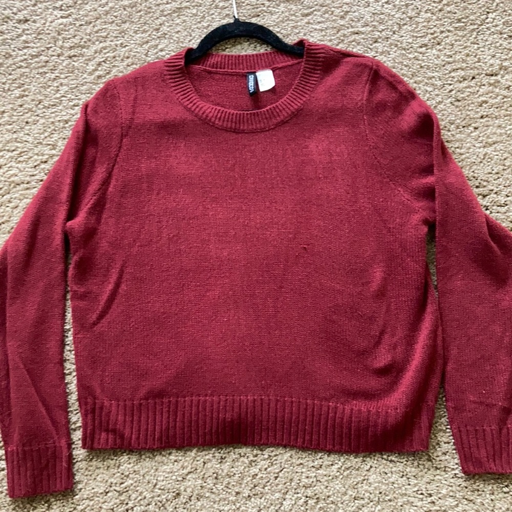 H&M burgundy knit sweater size M